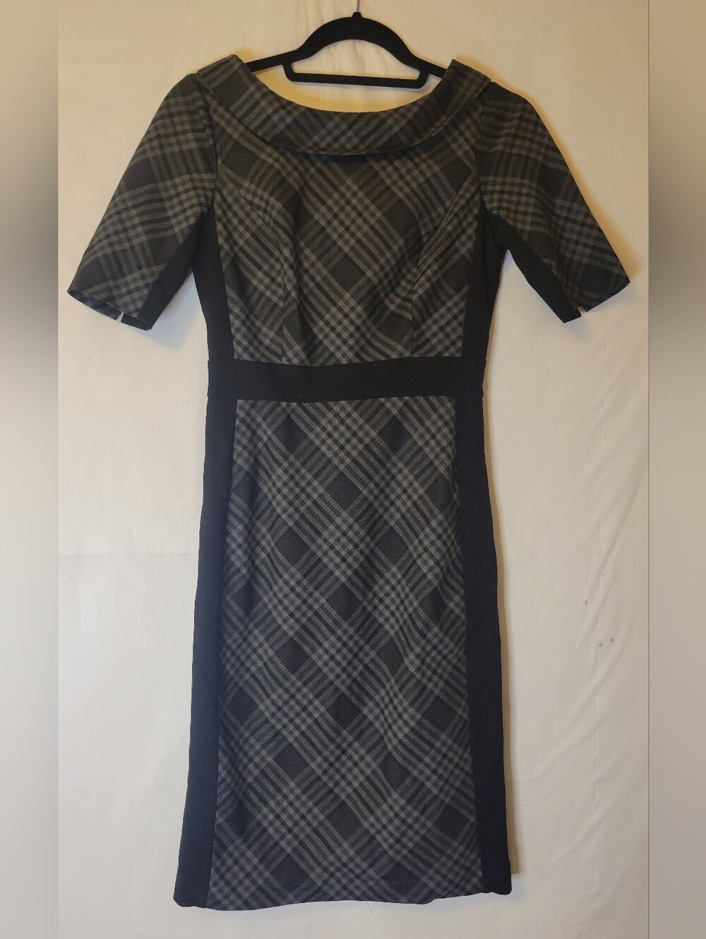 Smart Plaid Sheath Dress in Charcoal and Black